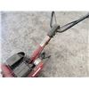 Image 17 : (10708401) 2023 Honda FC600K2A2 Mid-Tine Tiller (Runs See Video)