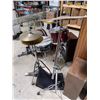 Image 4 : Acoustic Drum Set: Bass, Snare, and Tom with Sabian AA Splash & Stand