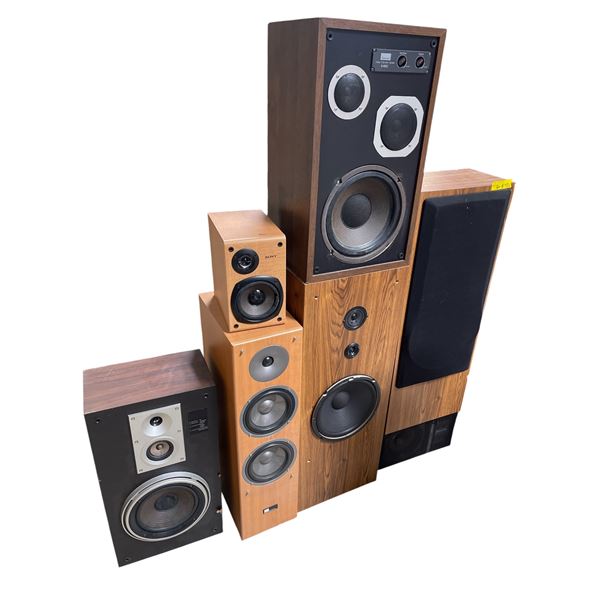 Group of 5 Vintage Stereo Speakers including Pioneer CS-R370-Q and Sansui S-40C