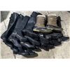 Image 2 : Box of Assorted Women's Boots (Winter & Fashion Styles)