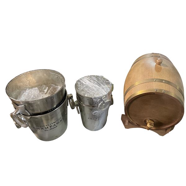 Wooden Beverage Barrel and 4 Champagne Ice Buckets