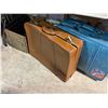 Image 2 : 2 Vintage Luggages and 1 Wooden box