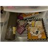 Image 3 : Group of 2 white Storage Drawers with Art & Craft Contents