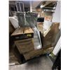 Image 1 : Pallet of Assorted Decor Items