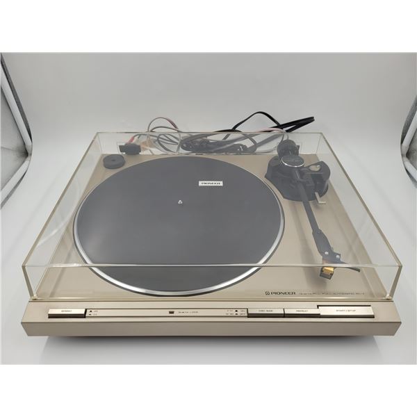 Pioneer PL-7 Full Automatic Turntable
