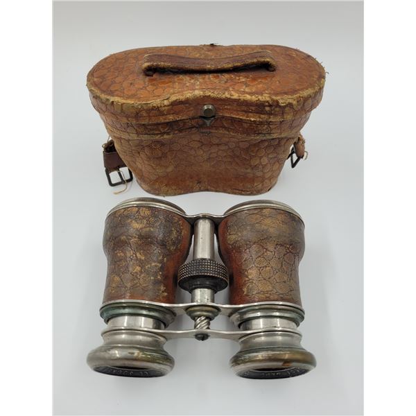 Le Jockey Club Paris Binoculars w/ Case