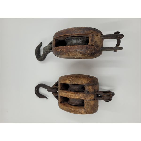 2 VTG Wooden Pulley Blocks