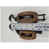 Image 3 : 2 VTG Wooden Pulley Blocks