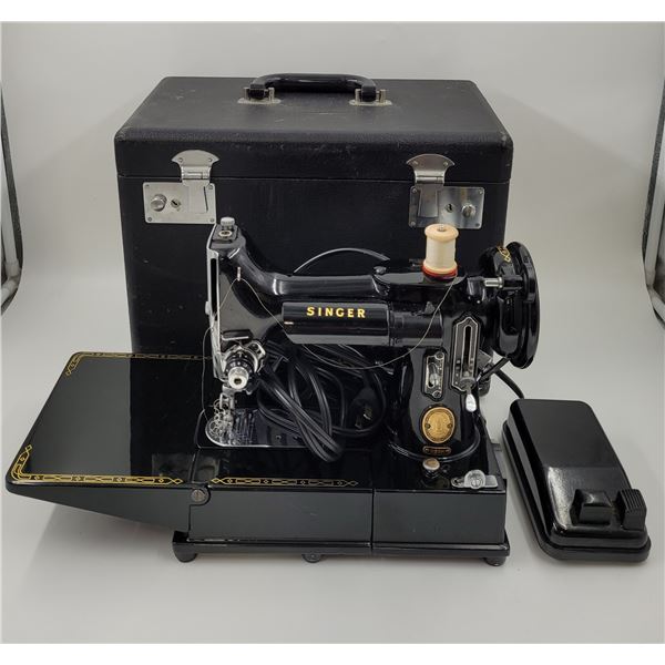 Singer 222K Sewing Machine w/ Foot Pedal