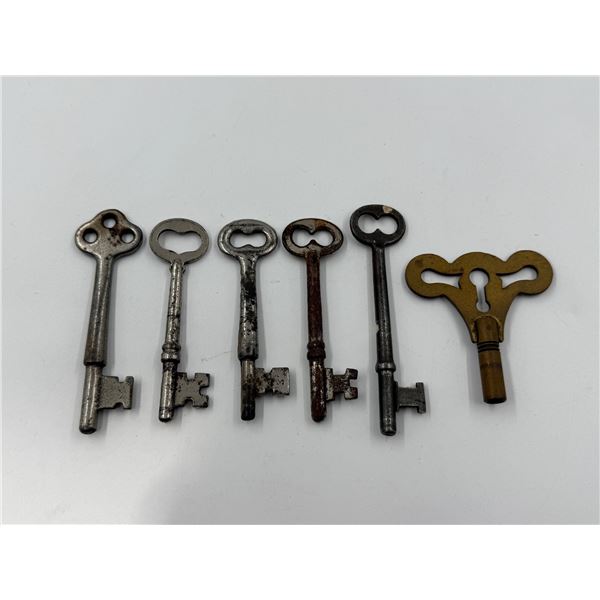 Lot of VTG Skeleton Keys & Clock Winding Key