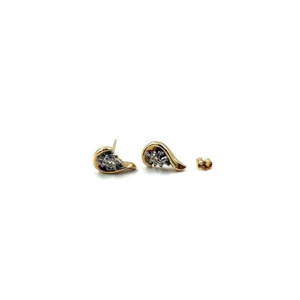 Pair of 10 Kt. Gold Earrings w/ 14 Kt. Backing