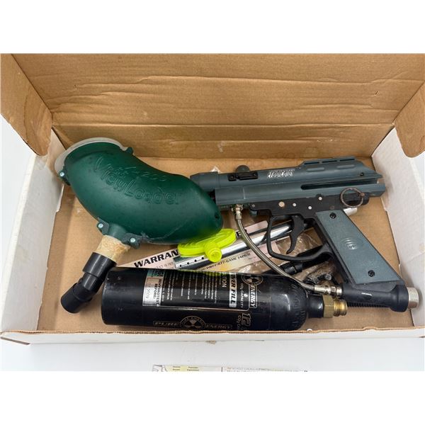Paintball Marker w/ Hopper & CO2 Tank