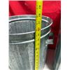 Image 3 : 2 Aluminum Garbage Cans