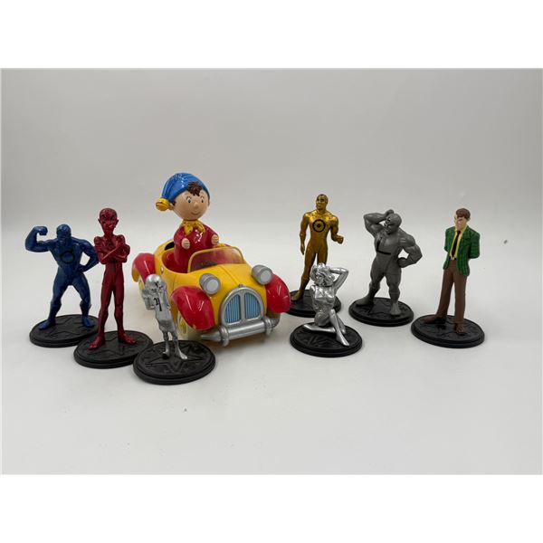 Golden Bear Products Elf Car & DC Comics Figures