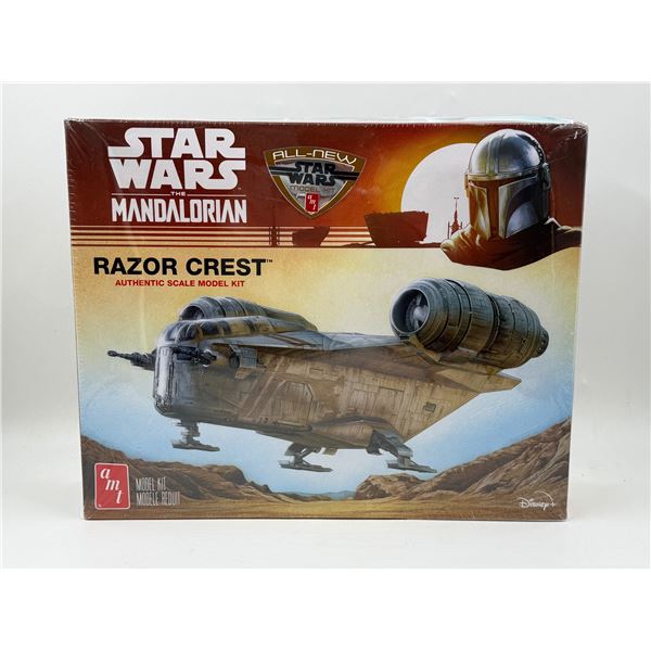 AMT Star Wars The Mandalorian Razor Crest Authentic Scale Model Kit