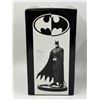 Image 2 : DC Direct Batman Black & White Statue
