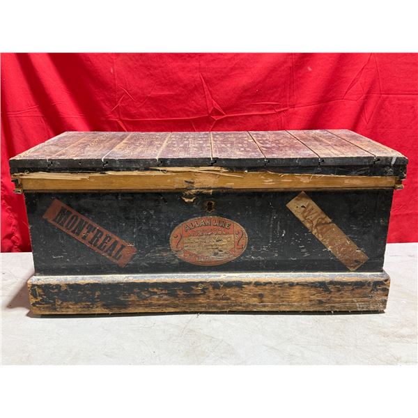 VTG Wooden Trunk (Montreal / Atlantic Label)
