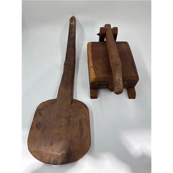 VTG Wooden Bread Paddle & Press Tool