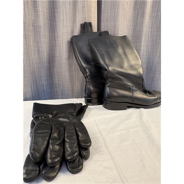 Halloween costume boots and gloves