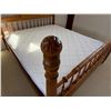 Image 17 : Wooden 4-Poster Colonial Bed w/ Carved Posts & Mattress 78" x 87"