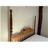 Image 20 : Wooden 4-Poster Colonial Bed w/ Carved Posts & Mattress 78" x 87"