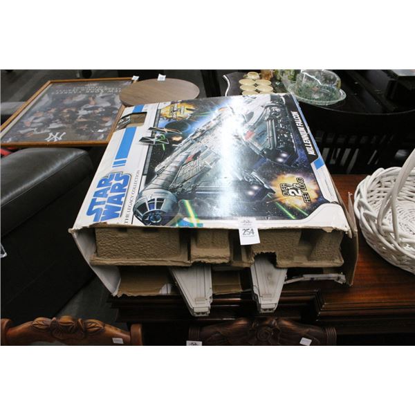 Star Wars 2.5'  Millenium Falcon Model