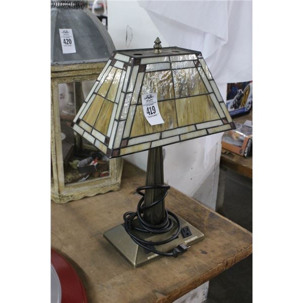 Leaded Glass Shade Desk Lamp