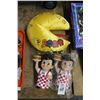 Image 1 : Bob's Big Bot Figurines 2, Pac Man Head Pillow