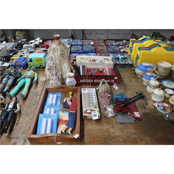 Lionel Train Coal Loader, Happy Hour Barware Set, Provincial Dolls, Vase, Lobster