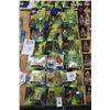 Image 1 : 18-Star Wars Collector Figurines - 18 X $