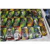 Image 5 : 36-Star Wars Collector Figurines - 36 X $
