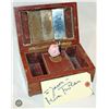 Image 8 : LOST Rousseau Music Box Authentic Prop and Mira Furlan Signed Tag (VERY Rare)