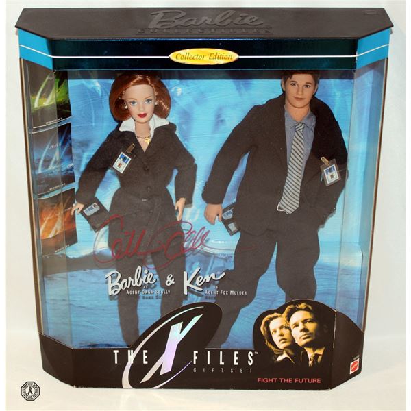 X-Files, The - Collector Barbie Set Signed by Gillian Anderson (VERY Rare)!