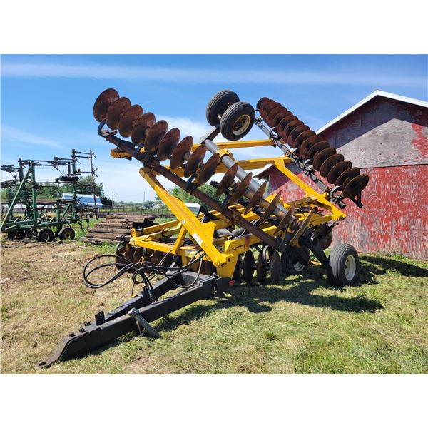 Heavy duty Eeze-On 22 ft HD disc, single wing, no visible serial #, The Estate of Clarence Ewasiw, L
