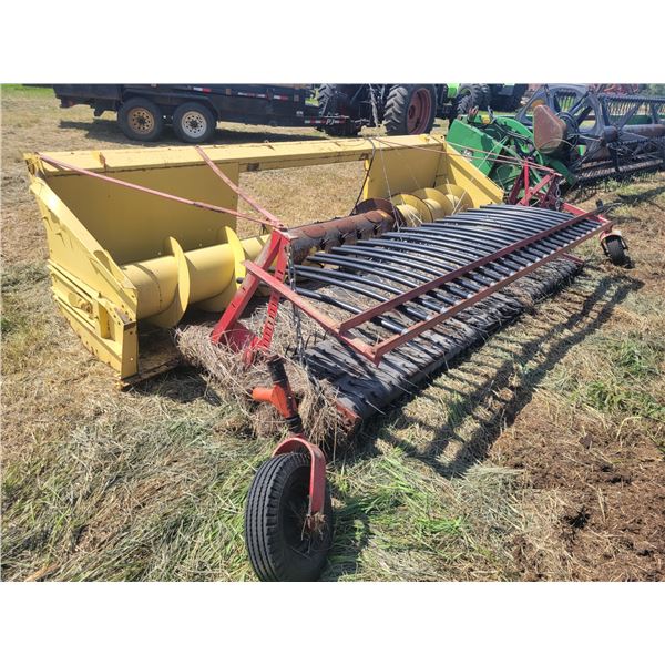 New Holland Pick up header, came off a 1500 NH Combine. Located at 23012 Twp 604, North West of Thor