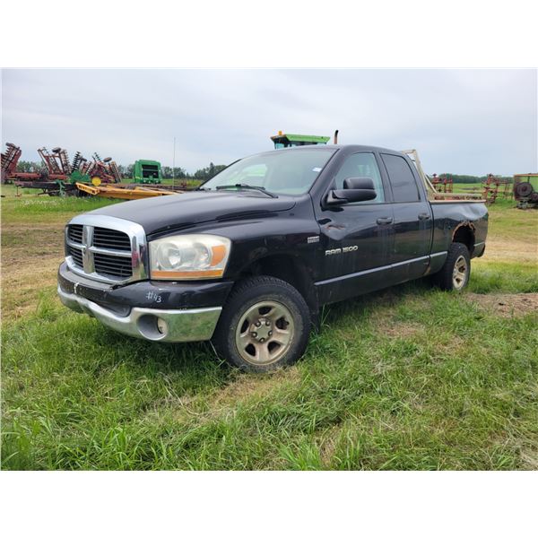 2005 Dodge Ram 1500, 4x4 SLT, hemi 5.7 L, 4 dr, gas auto, showing ___ kms, power windows & locks, ta
