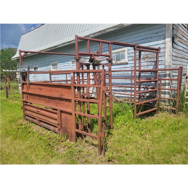 Calving pen, adjustable gate. Approx 8ft X 10ft.  Located at 23012 Twp 604, North West of Thorhild.