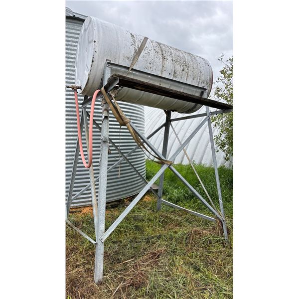 500 L gas tank and stand. Located at 23012 Twp 604, North West of Thorhild. Viewing is July 4th, 5th