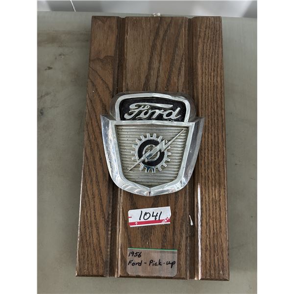 1956 Ford ornament