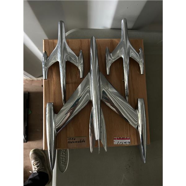 1953 Oldsmobile hood ornament