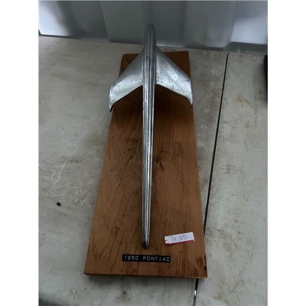 1950 Pontiac hood ornament