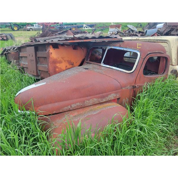 I.H Cab only. Sold for parts.   Located at 23012 Twp 604, North West of Thorhild. PH Gloria (780) 21