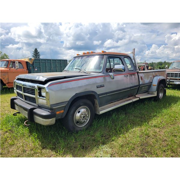 (Lot #'s 161 & 162 are a Group Lot) 1993 Dodge 350 Cummins auto ext. cab 2x4, buckets, p.w air , a