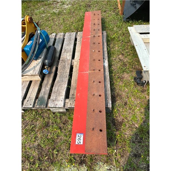 7 ft. Bolt on Neoprene cutting attach for Skidsteer, to not damage grass, asphalt etc.