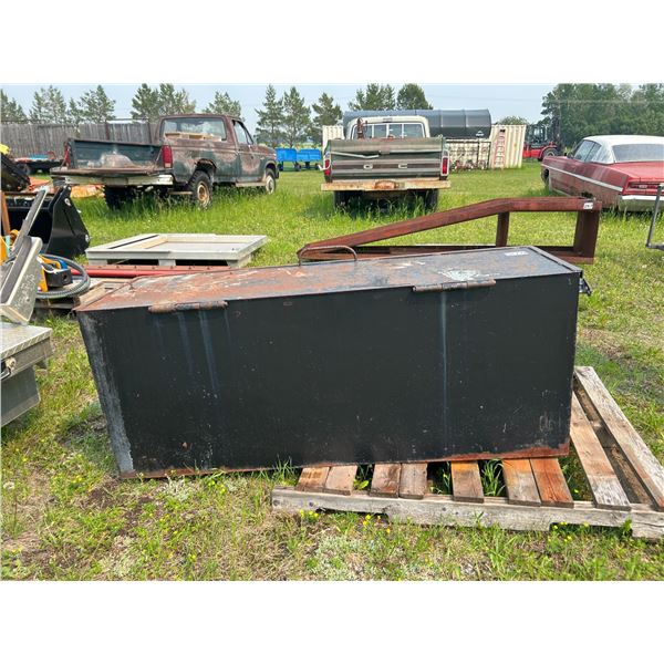 60" black steel box c/w Rigid 300 threader cutters, dies, tools etc