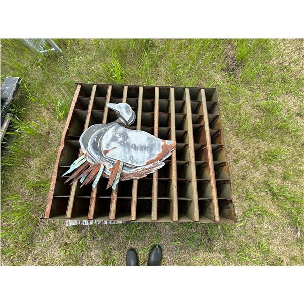 Bolt bin, 72 compartments