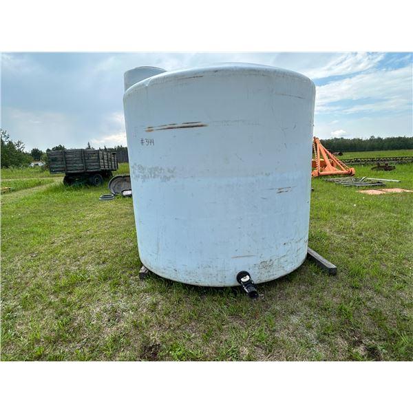 2100L Poly tank , guaranteed good