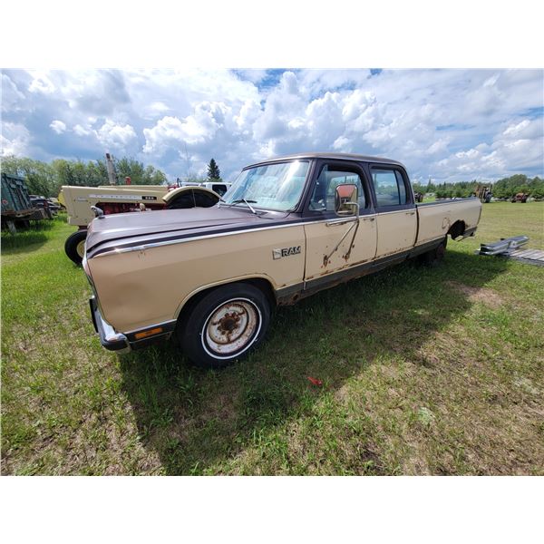 1981 Dodge Ram 250 Quad cab, V8 auto, air, p.windows, c/w Dodge manuals, rear box damage, showing 59
