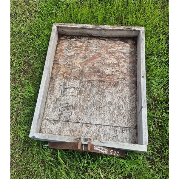 3pt hitch c/w 3ft x 4ft wood box