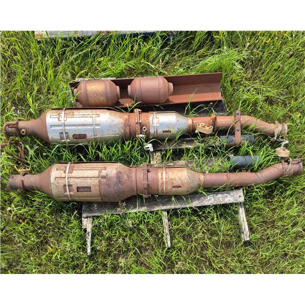 2 Dodge catalytic convertors